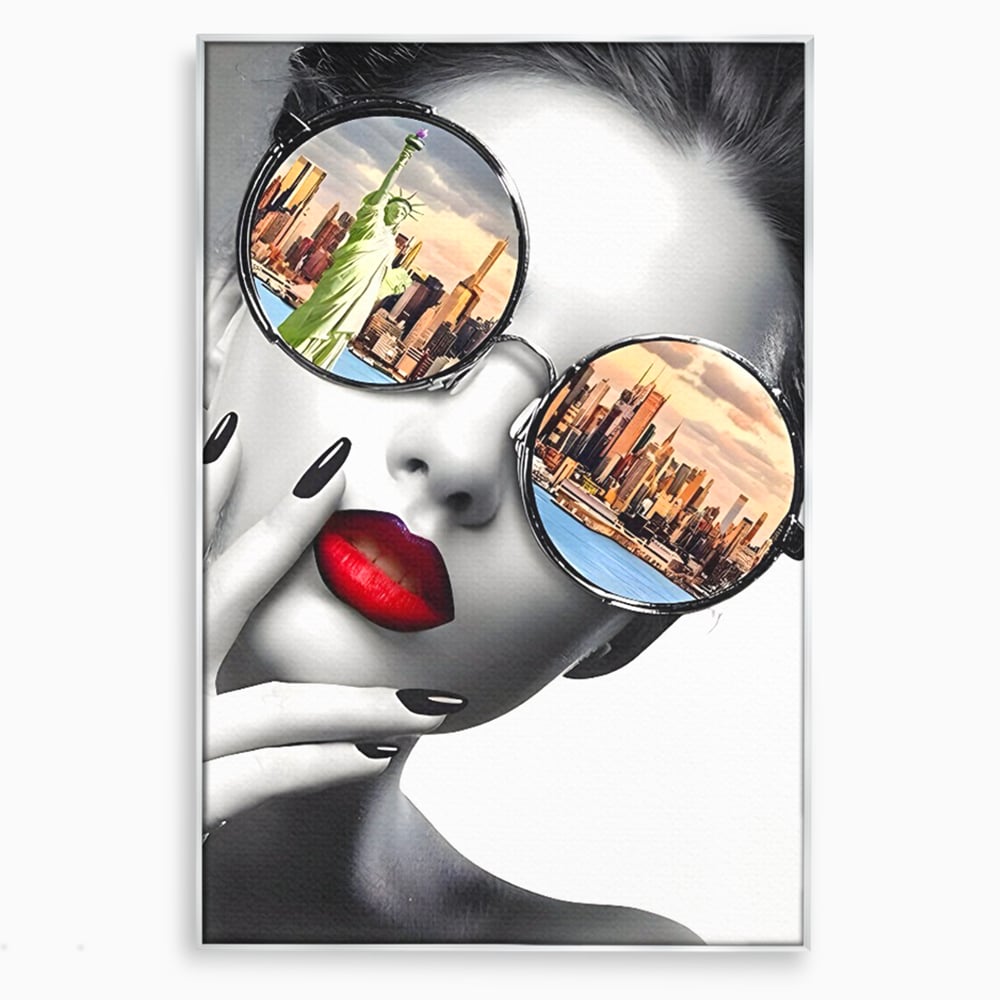 Tablou canvas cu tablou canvas cu portret femeie ochelari, in rama de aluminiu argintiu